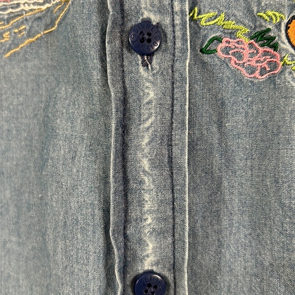 Vintage 90s Disney Winnie the Pooh embroidered chambray button down shirt, sz L - Picture 8 of 8